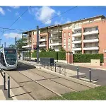 L Oasis Proche Hopital Et Aeroport Piscine Parking &netflix