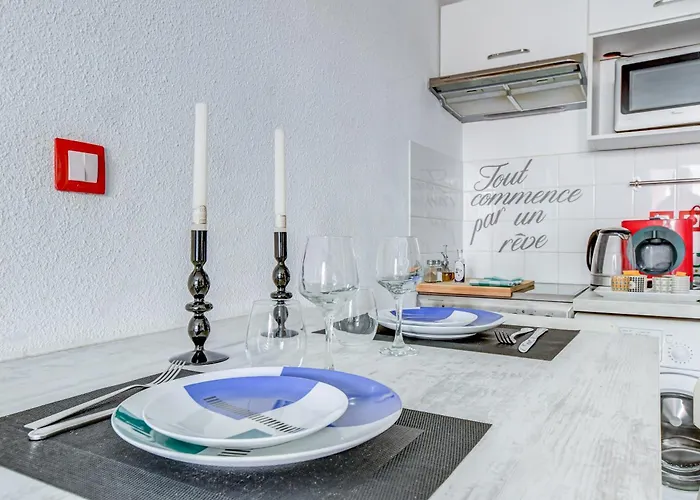 L Oasis Proche Hopital Et Aeroport Piscine Parking &netflix Lägenhet *