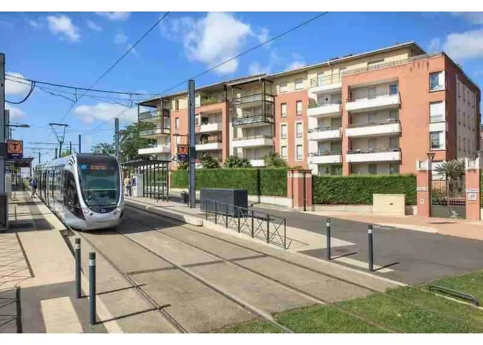 L Oasis Proche Hopital Et Aeroport Piscine Parking &netflix