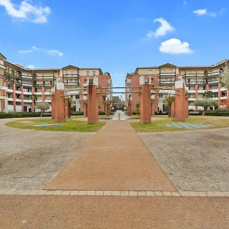 Appartement L Oasis Proche Hôpital Et Aéroport Piscine Parking &netflix