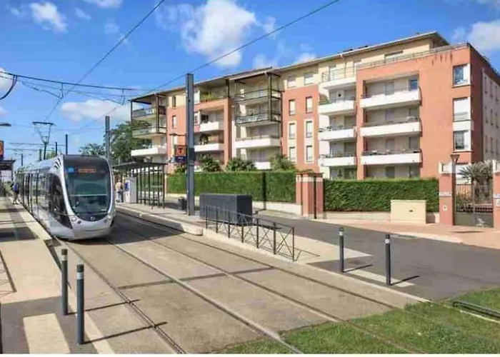 L Oasis Proche Hopital Et Aeroport Piscine Parking &netflix דירה *